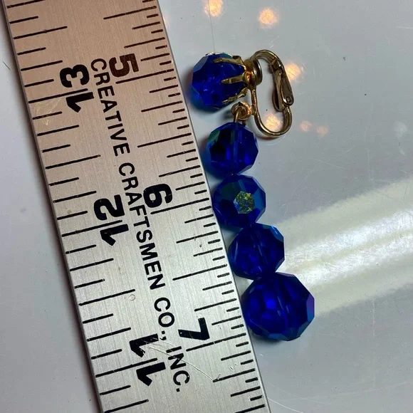 Vintage Blue Crystal clip earrings. - Picture 3 of 3